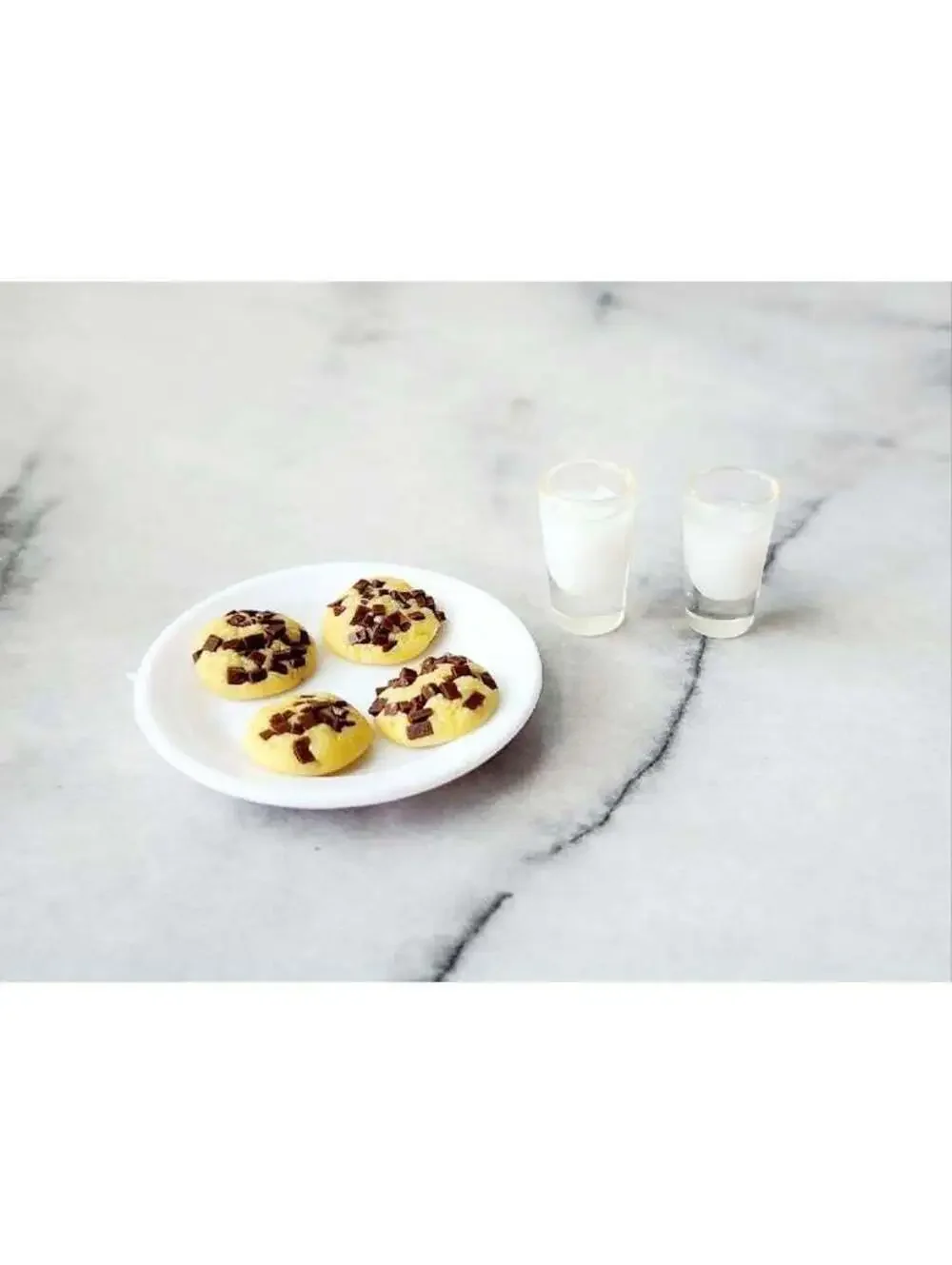 Miniature Dollhouse Milk and Chocolate Chip Cookies